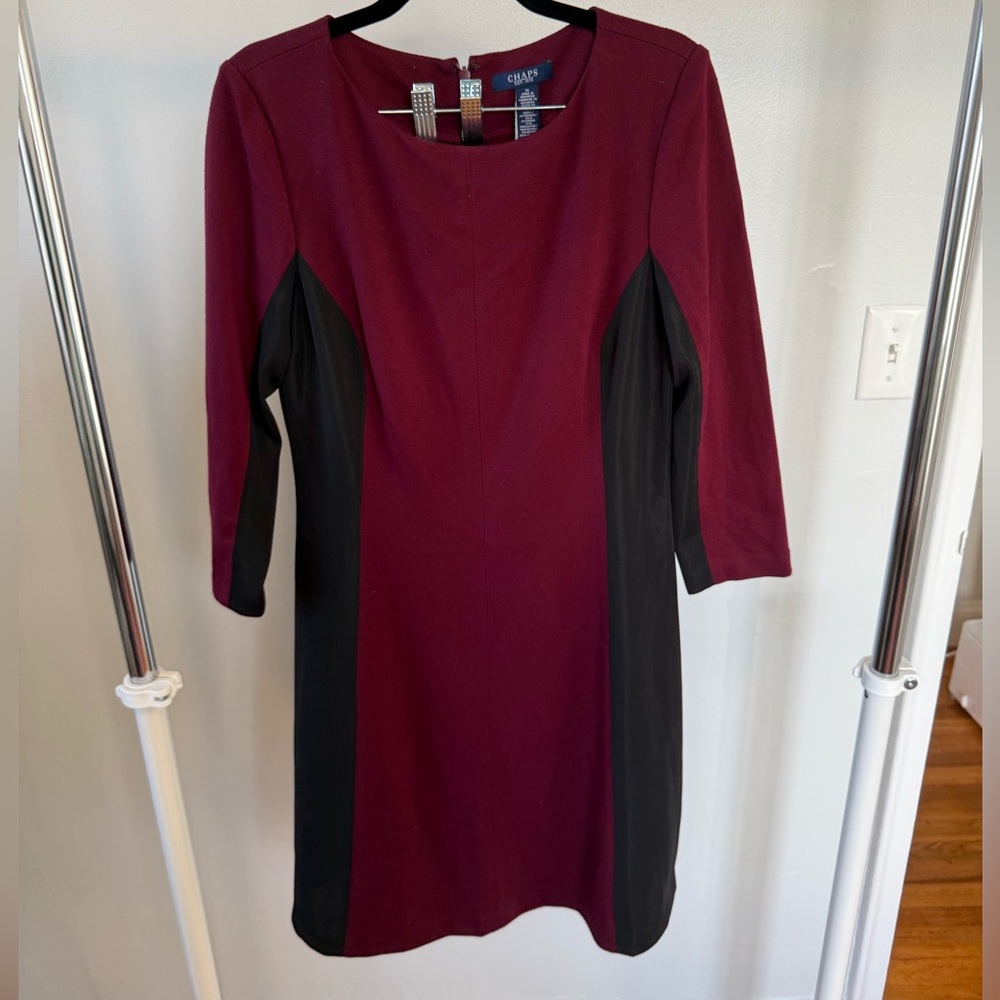 EUC Women’s size 12 Chaps Maroon dress